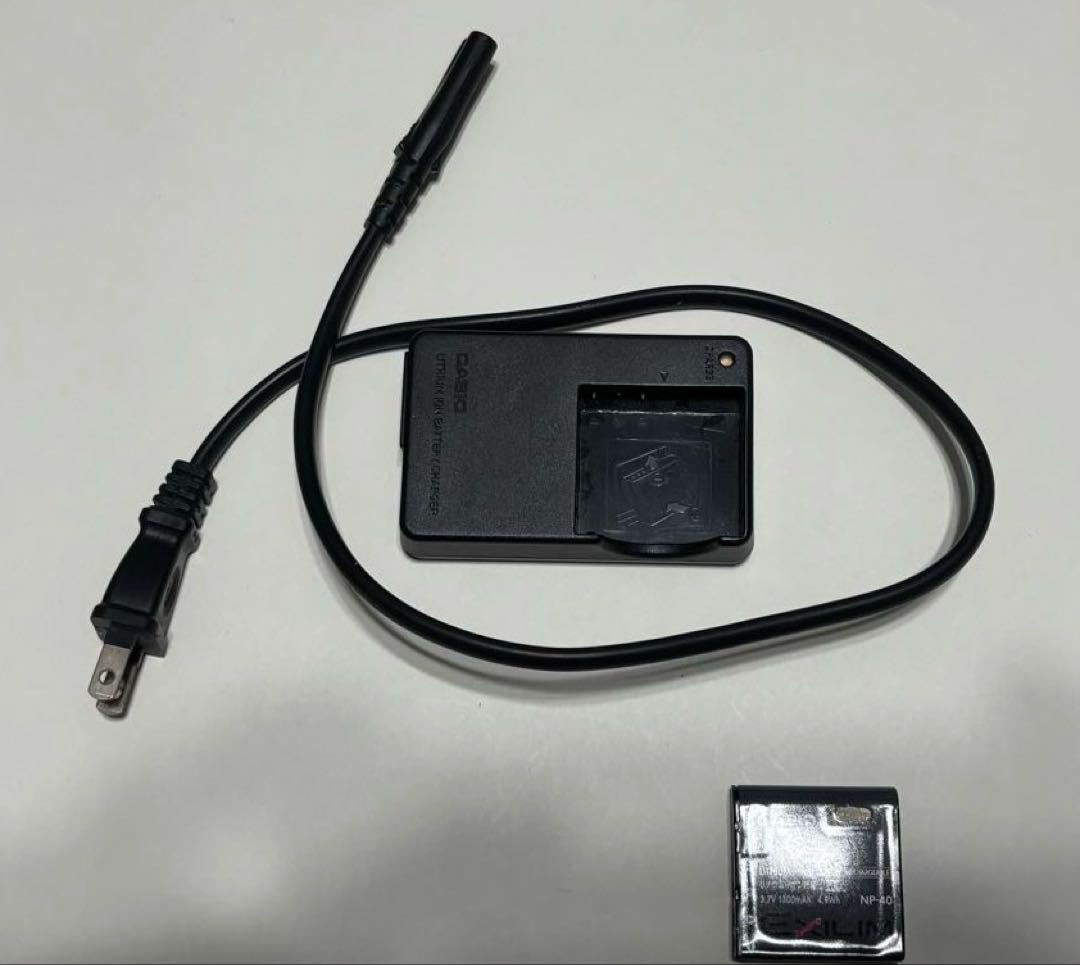 CASIO EX-Z400 デジタルカメラ 本体と付属品