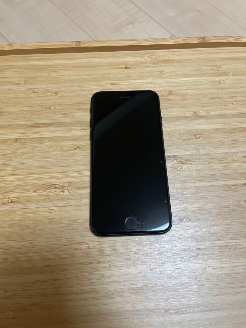 Apple iPhone SE第二世代　本体 ブラック