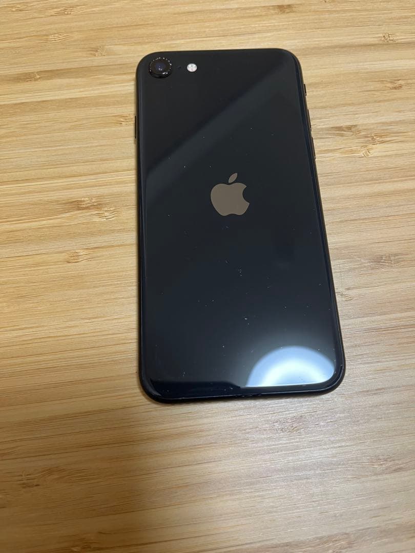 Apple iPhone SE第二世代　本体 ブラック