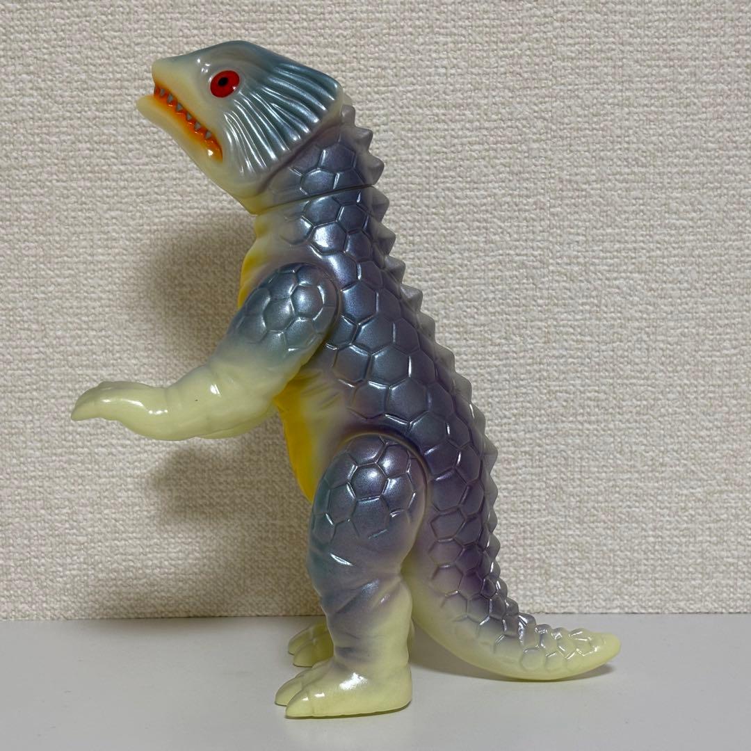 M1号 マルサン・ブルマァク風 ウルトラQ ピーター ソフビ 蓄光成型