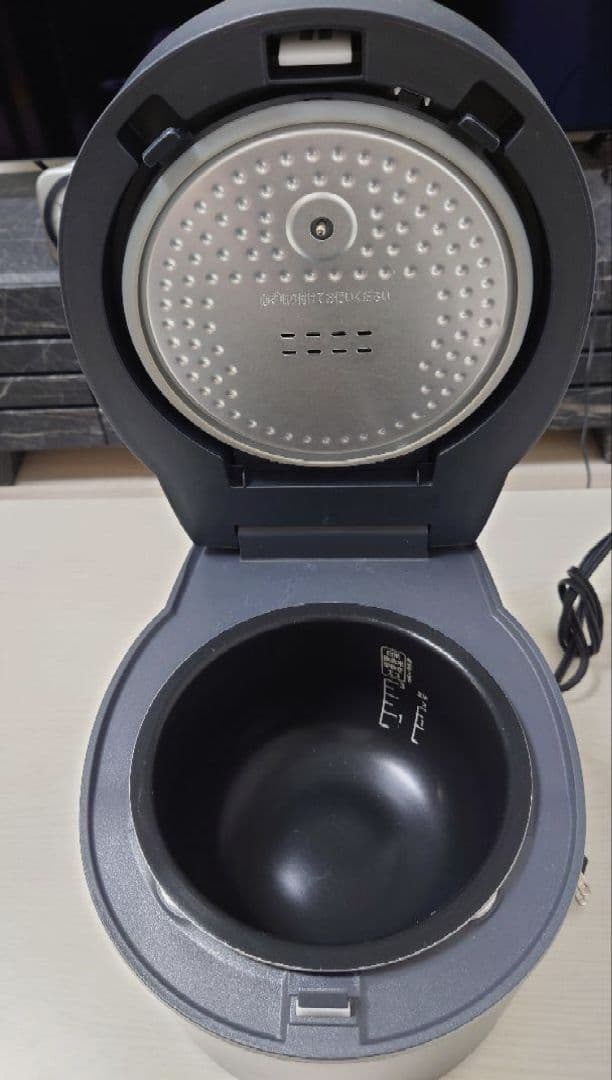 2023年製　アイリスオーヤマ　IHジャー炊飯器　RC-ISA30AZ-HA