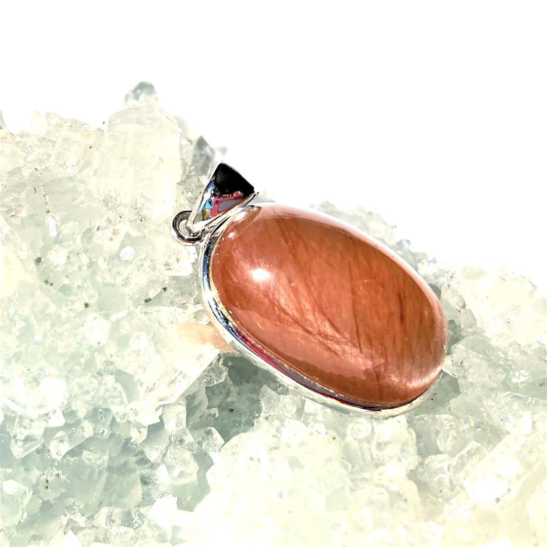 ちょっとお得な30%OFF【紅い針が舞う】紅針水晶 天然石ペンダントトップ