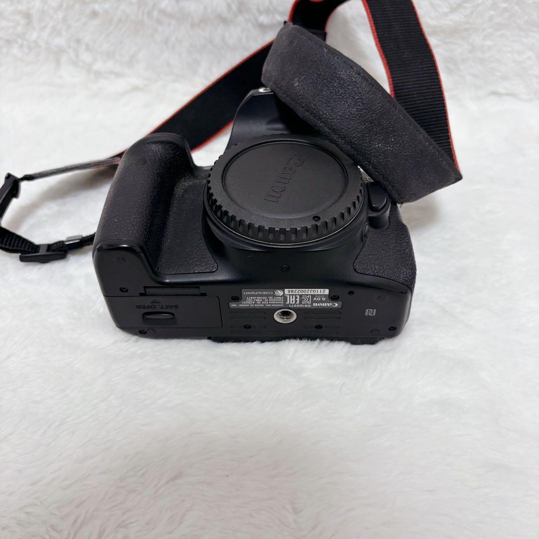 Canon EOS kiss X8i ダブルズームキット