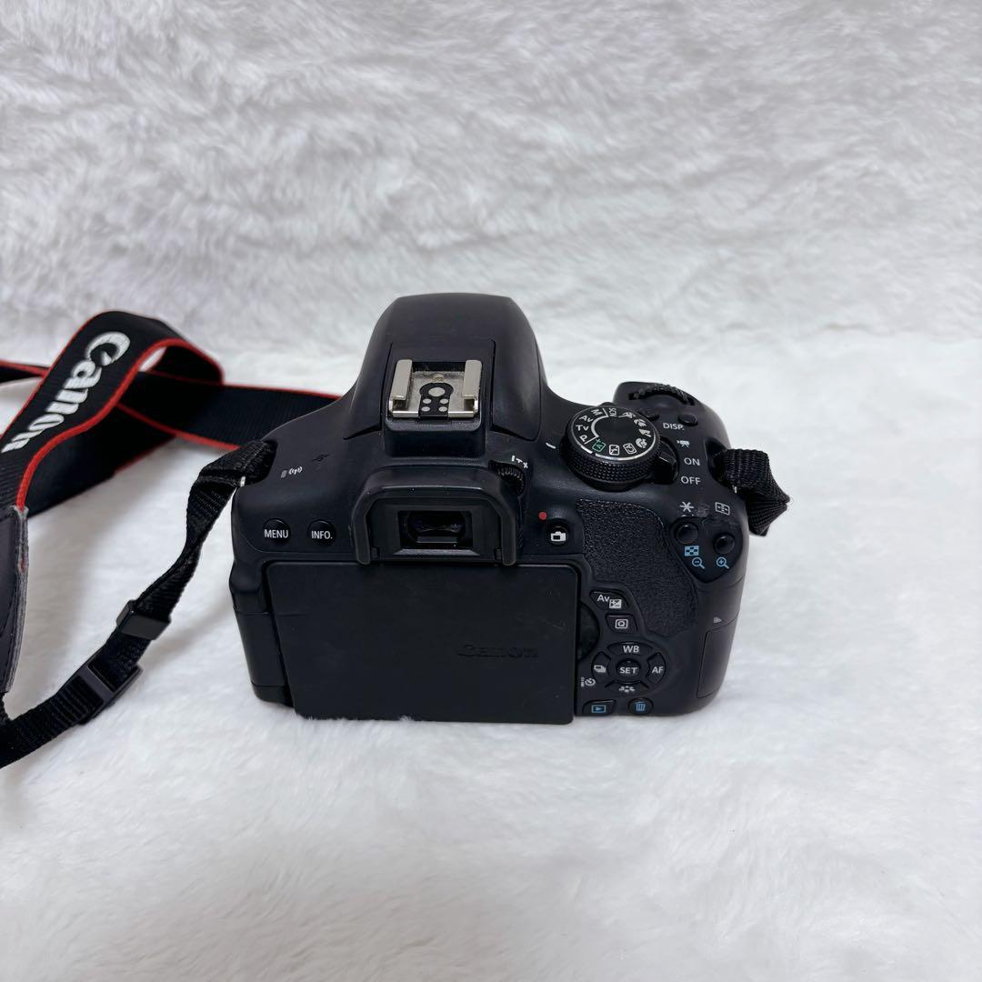 Canon EOS kiss X8i ダブルズームキット