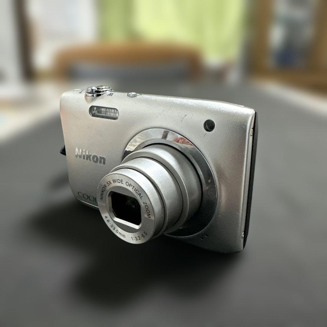 【動作確認済 】Nikon COOLPIX A100 デジタルカメラ　　シルバー