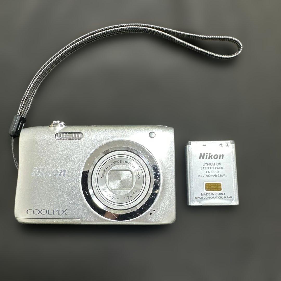 【動作確認済 】Nikon COOLPIX A100 デジタルカメラ　　シルバー