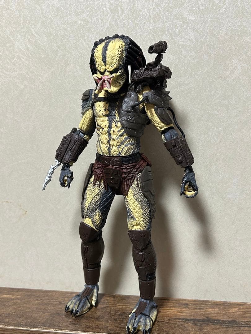 ネカ NECAレネゲードプレデター