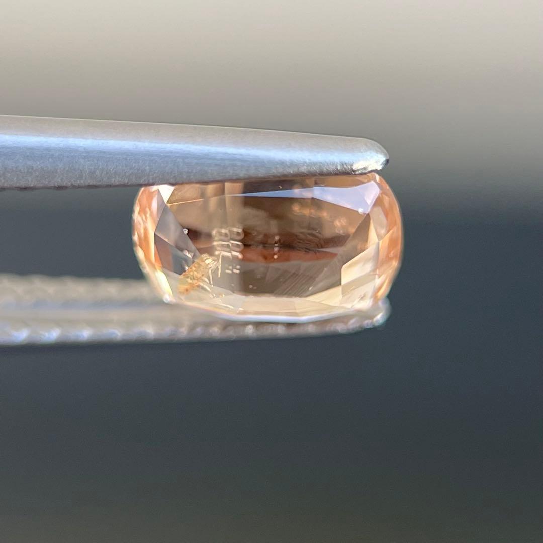 スリランカ産非加熱天然オレンジサファイアルース