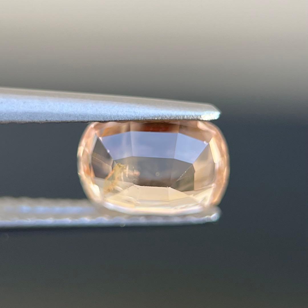 スリランカ産非加熱天然オレンジサファイアルース