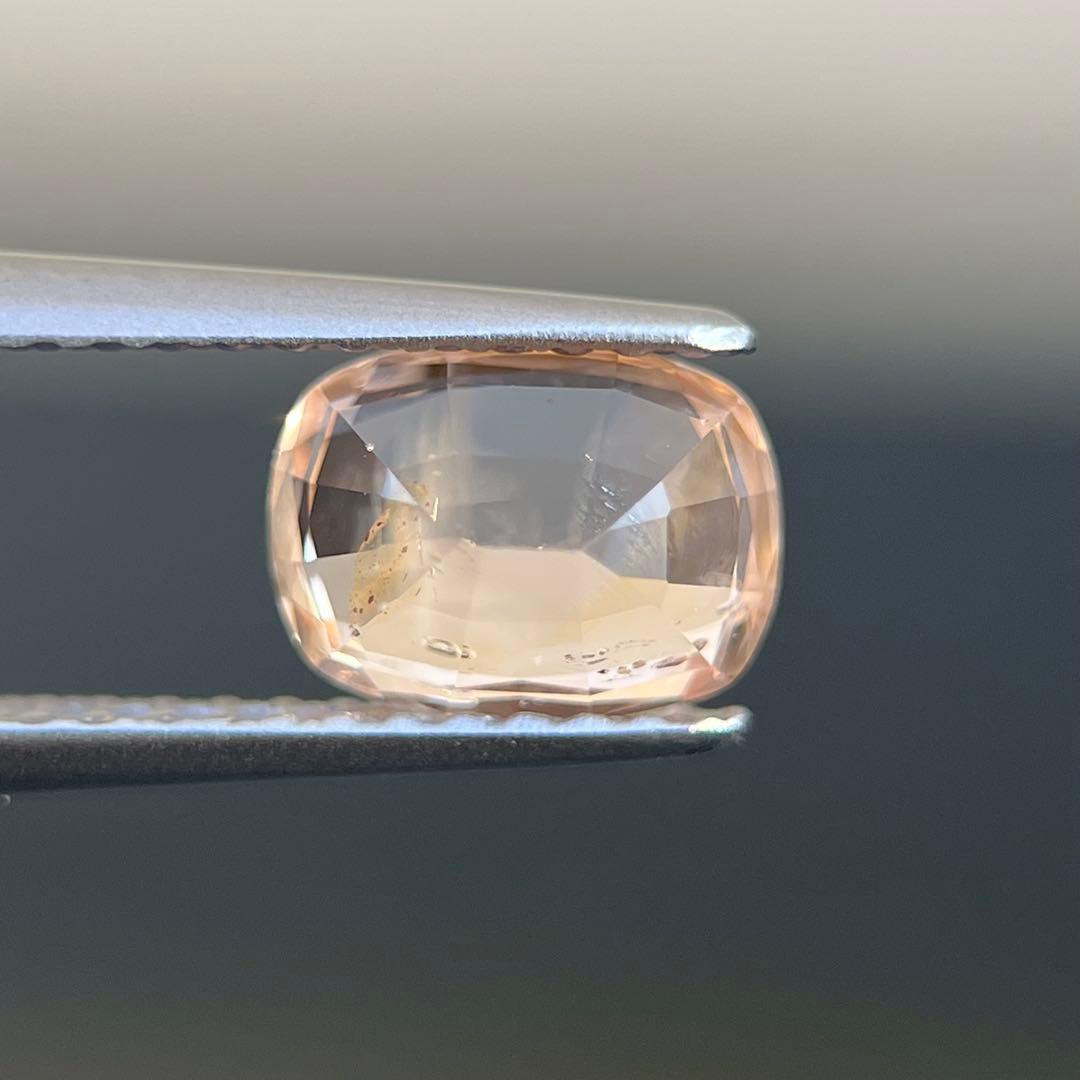 スリランカ産非加熱天然オレンジサファイアルース