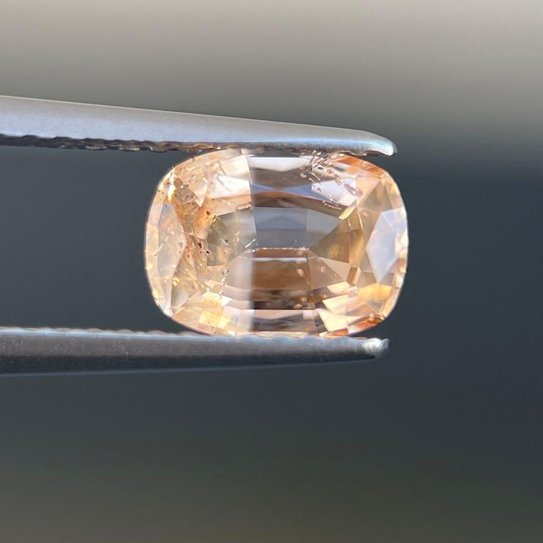 スリランカ産非加熱天然オレンジサファイアルース