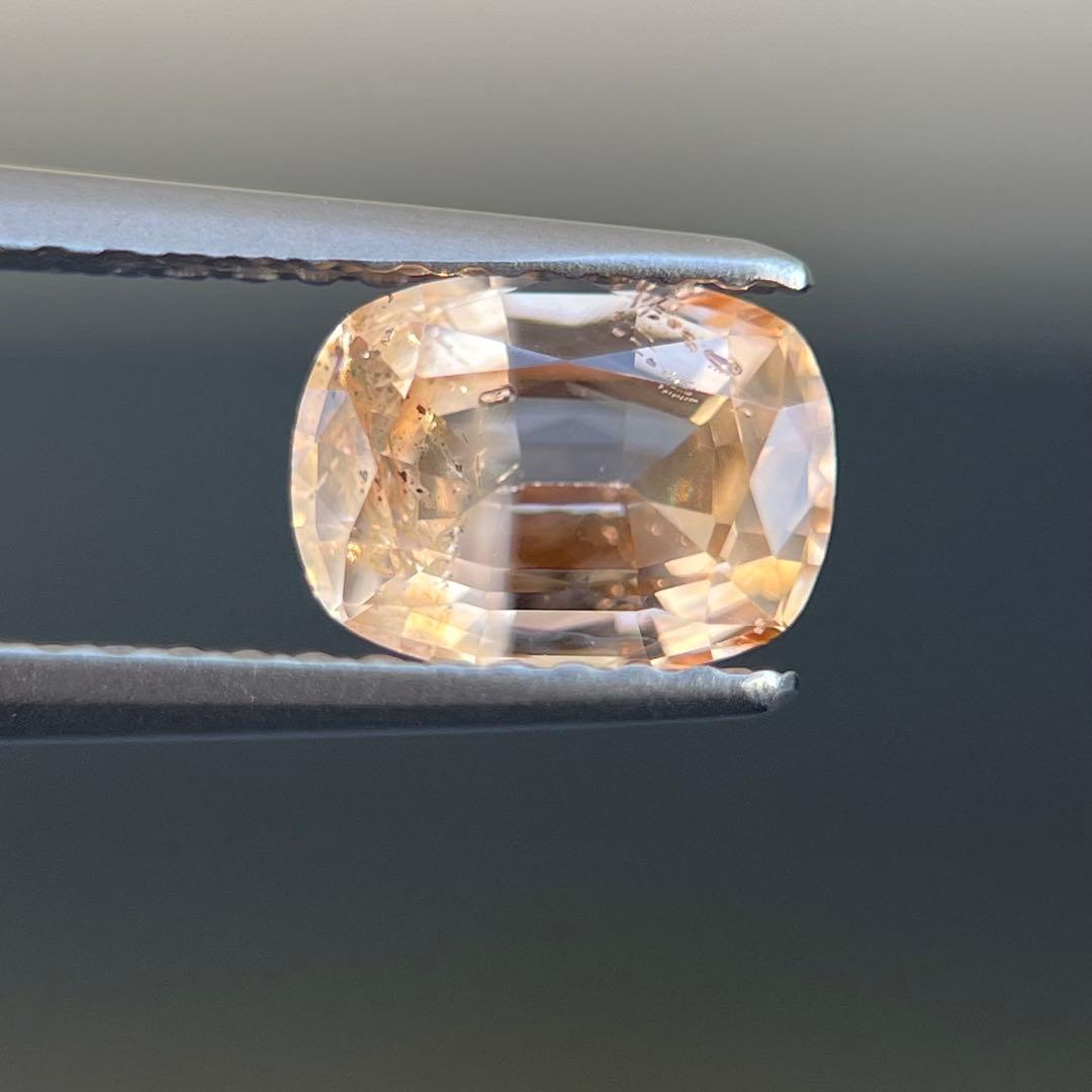 スリランカ産非加熱天然オレンジサファイアルース