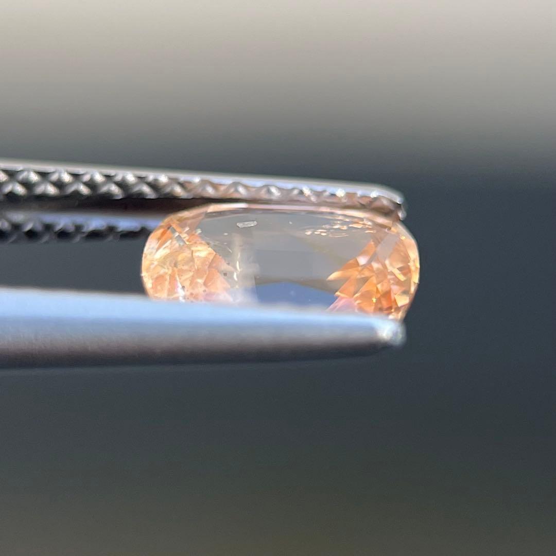 スリランカ産非加熱天然オレンジサファイアルース