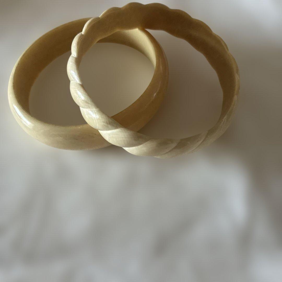 クリーム色 象牙風ねじれデザイン ブレスレット