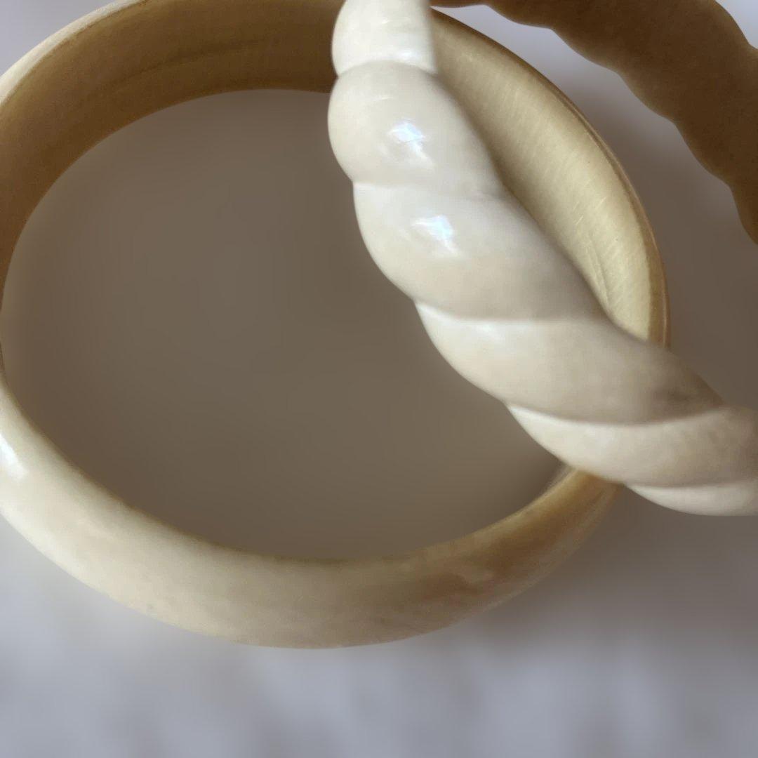 クリーム色 象牙風ねじれデザイン ブレスレット