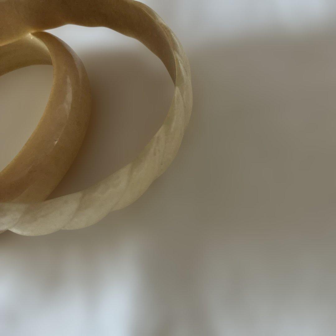 クリーム色 象牙風ねじれデザイン ブレスレット