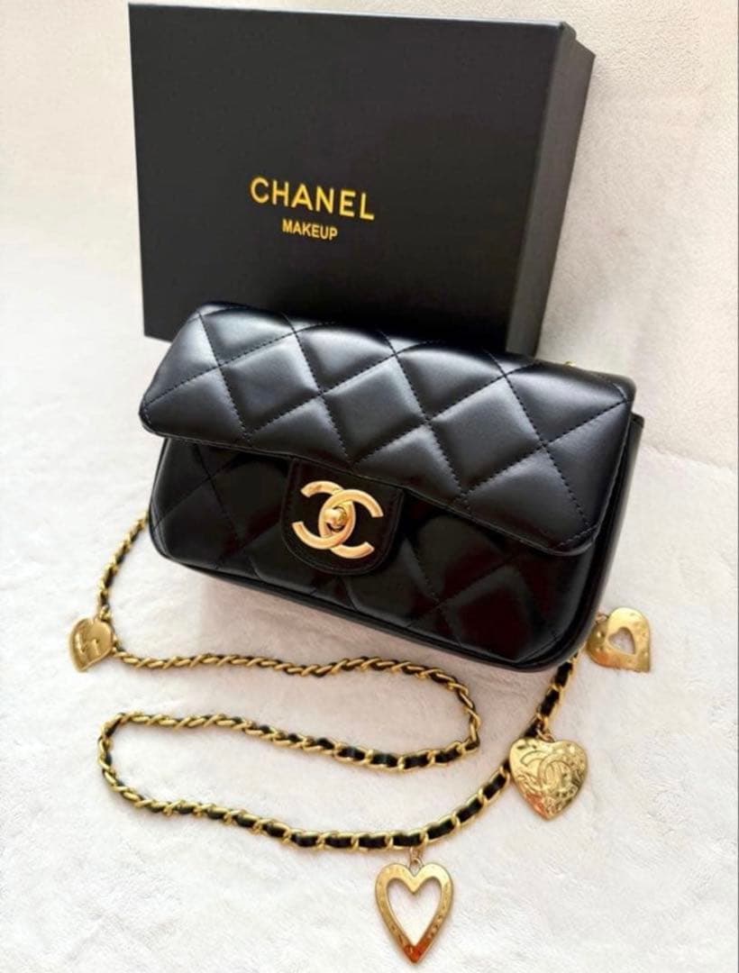 ともママCHANEL ショルダーバッグ　ハート　チェーン　ノベルティ