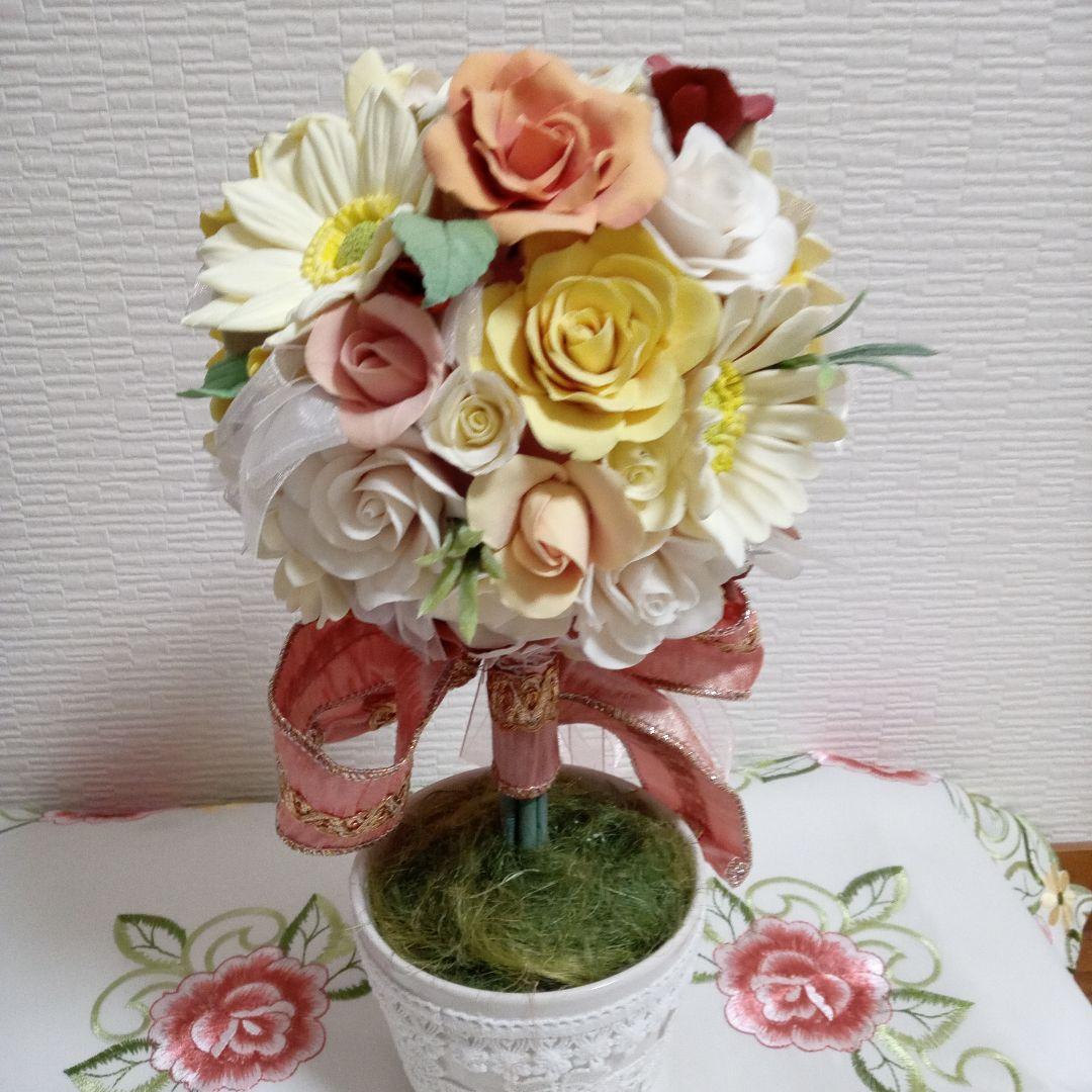 粘土の花　　トピアリー　バラ、ガーベラ
