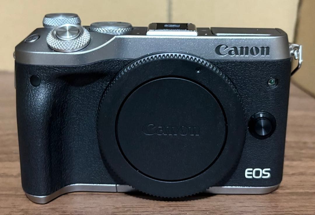 【新品級】Canon EOS M6 シルバー、EVF-DC2