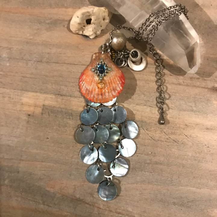 値下げ中！ハンドメイド一点物シェルネックレス