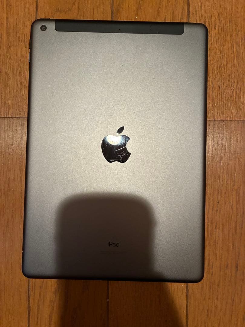 Apple iPad 7世代　セルラー　32GB スペースグレイ　本体のみ