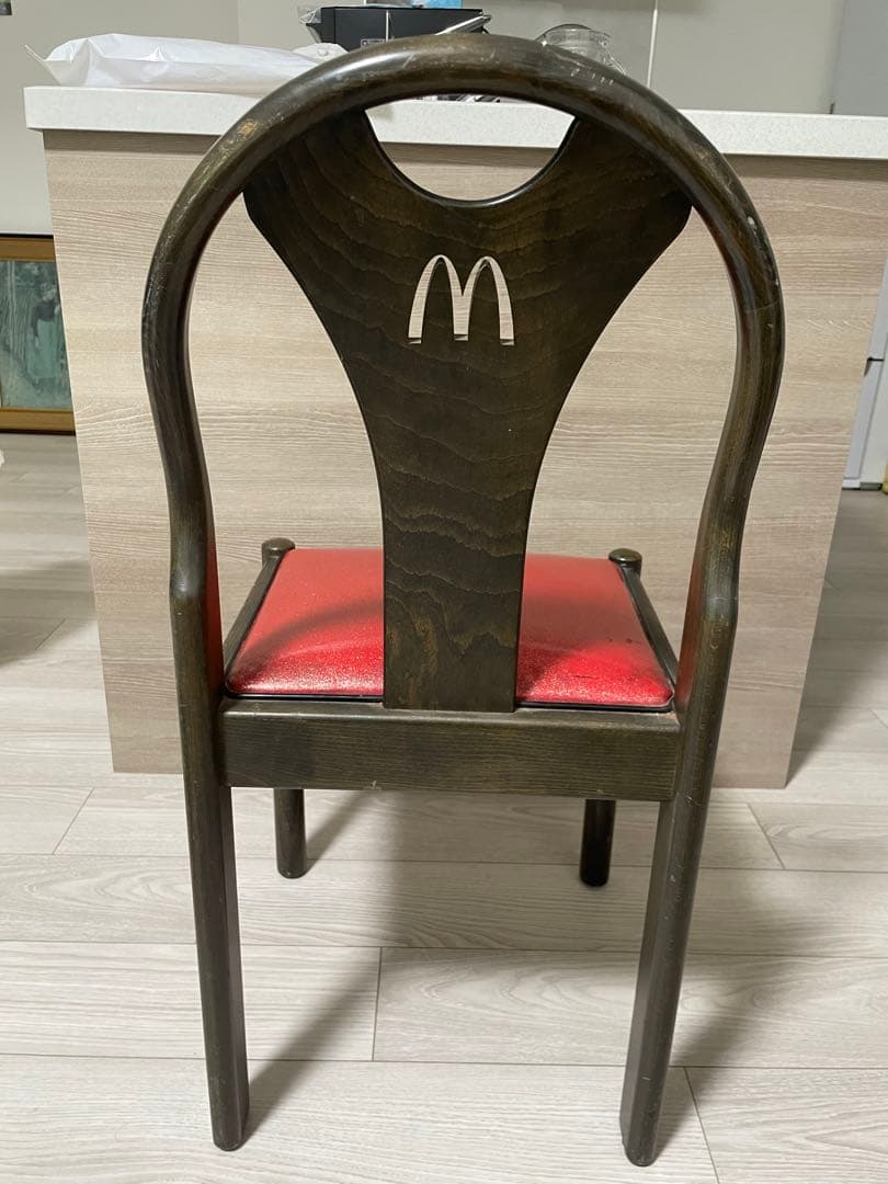 【McDonald's ビンテージ木製椅子】 希少なマクドナルドの椅子です。