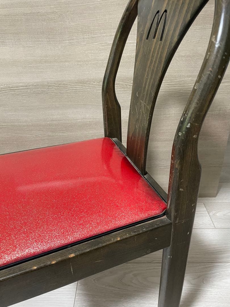 【McDonald's ビンテージ木製椅子】 希少なマクドナルドの椅子です。