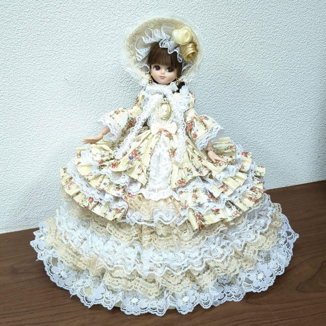 み*こ様 リカちゃんハンドメイド服　レースたっぷり♡アイボリーのドレス
