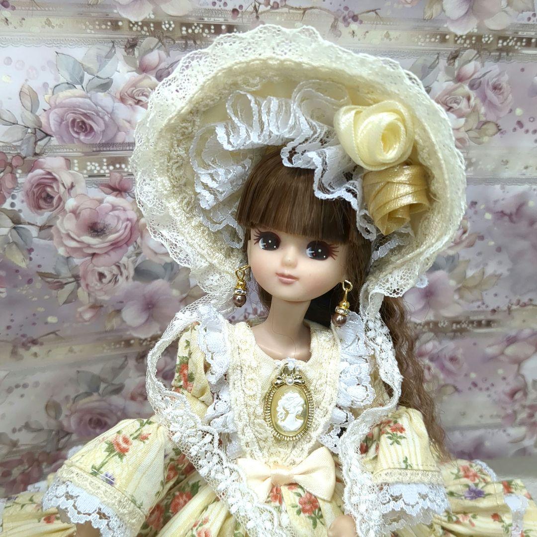 み*こ様 リカちゃんハンドメイド服　レースたっぷり♡アイボリーのドレス