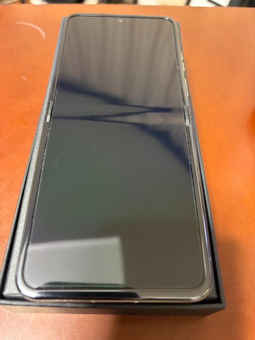 MOTOROLA razr50 サンドクリーム SIMフリー版