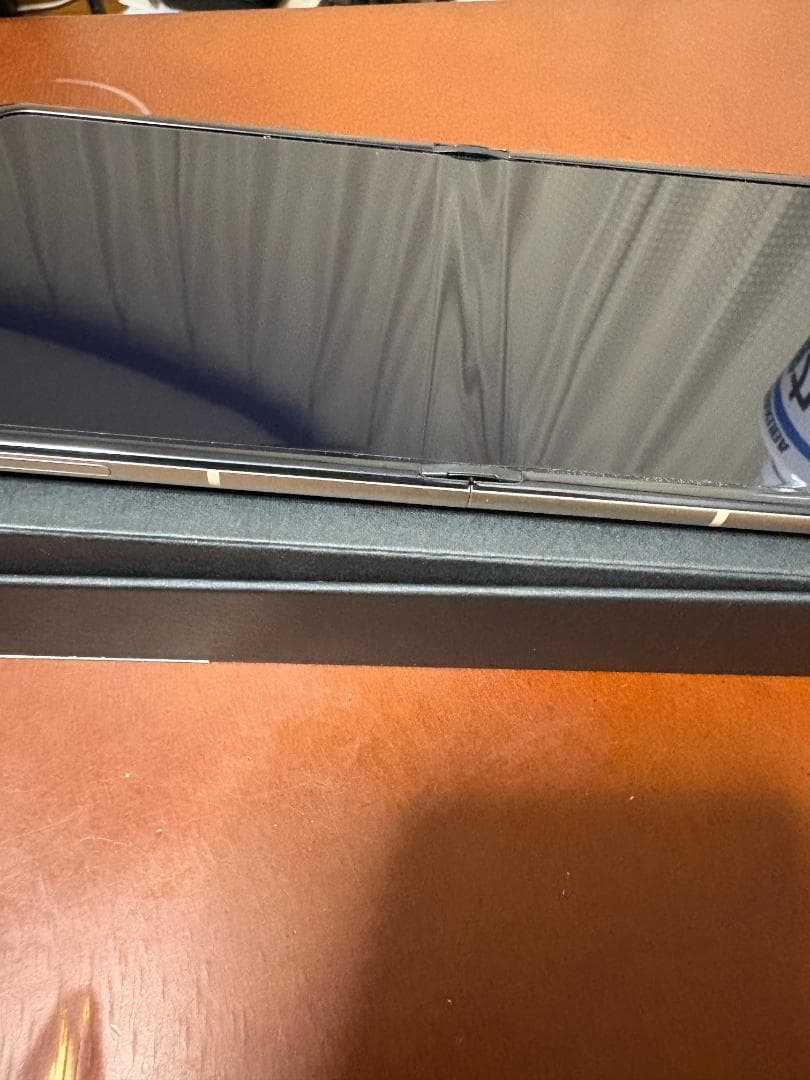 MOTOROLA razr50 サンドクリーム SIMフリー版