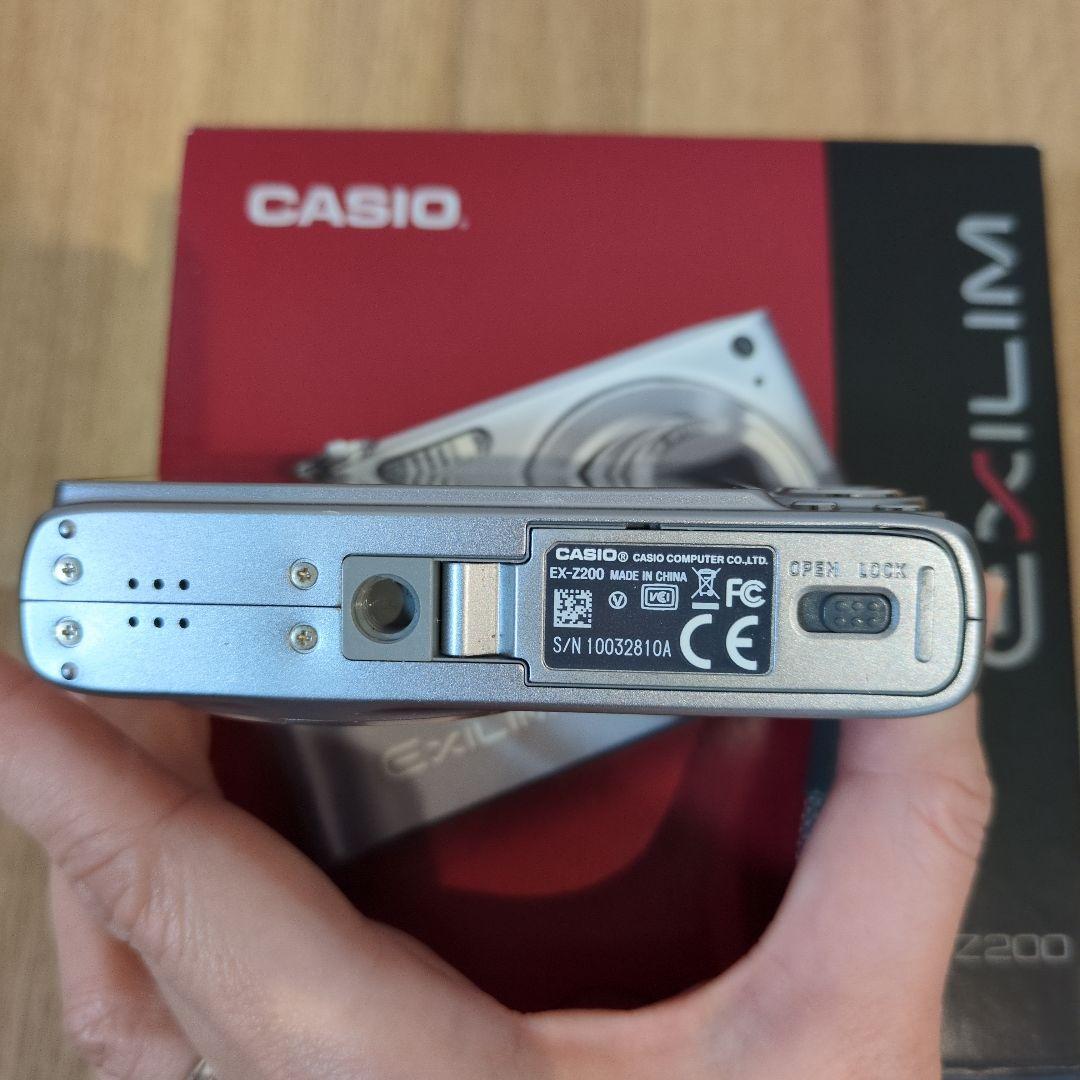 CASIO EX-Z200 デジタルカメラ