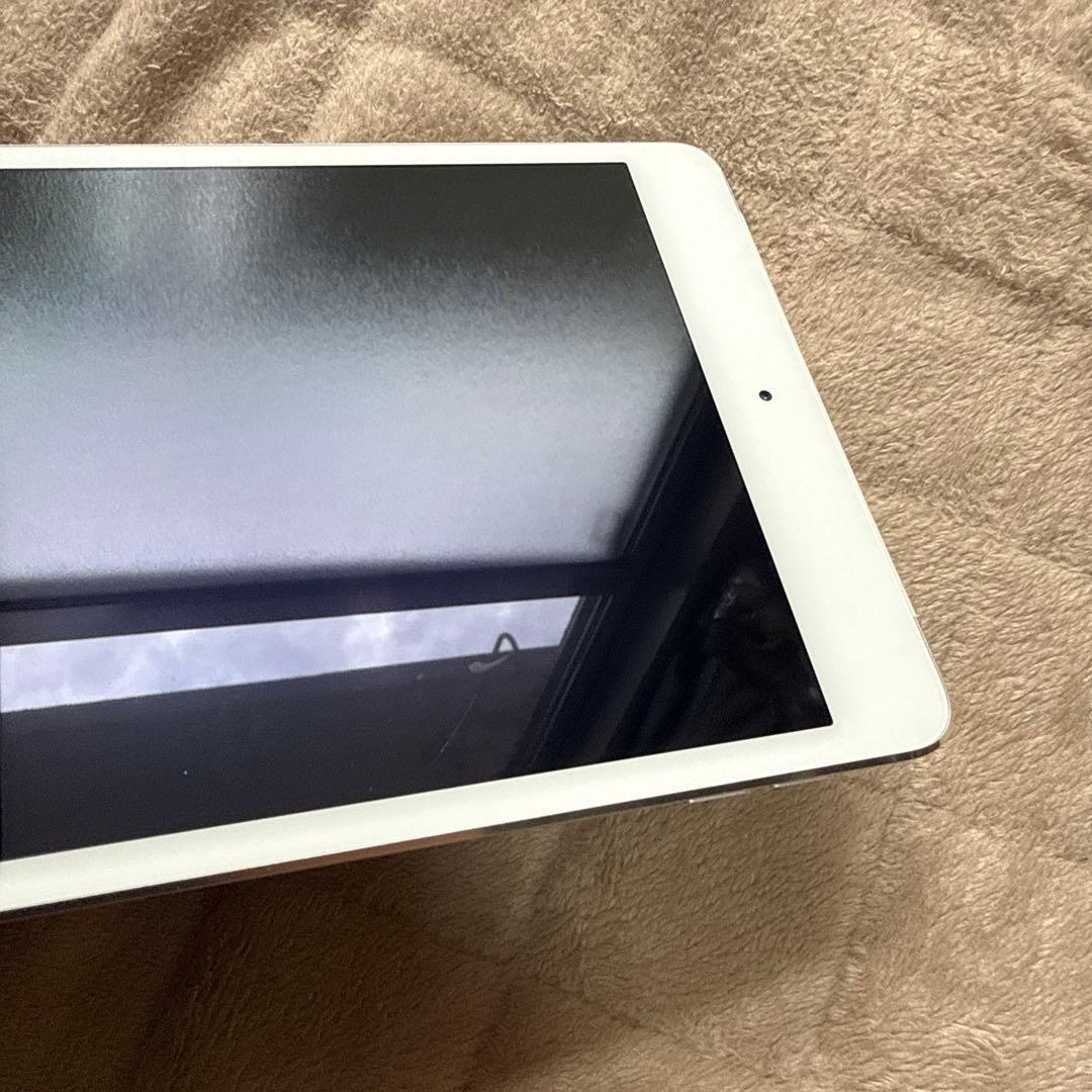 Apple iPad mini 4 ホワイト 7.9インチ 本体
