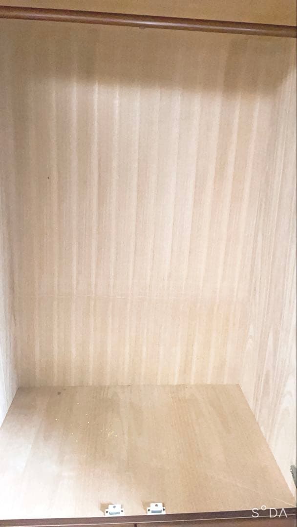 ブラウンの引き出し付き収納タンス　大型家具