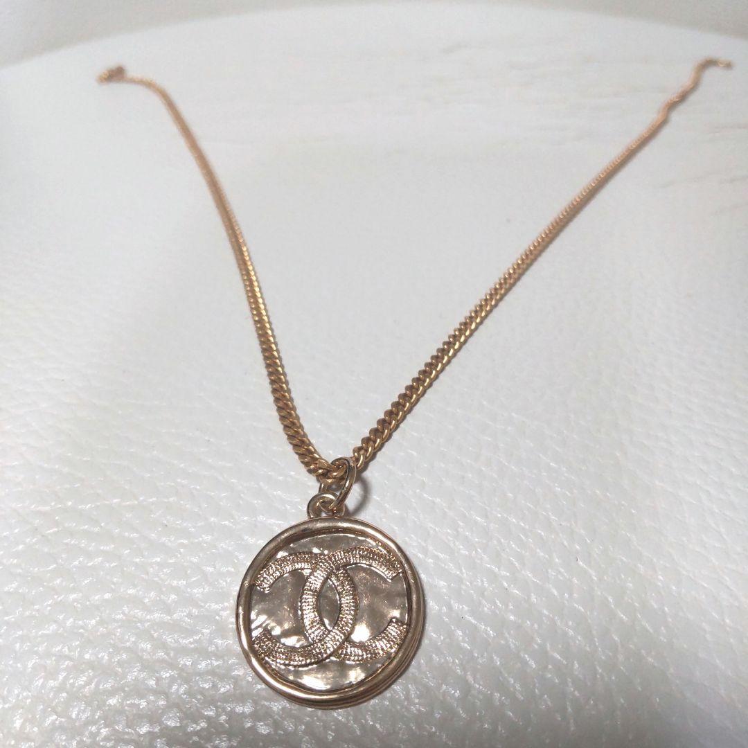 CHANEL チャーム２点