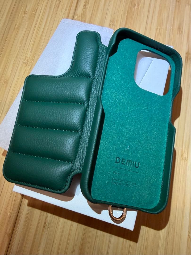 DEMIU 手帳型 iPhoneケース グリーン　15Pro