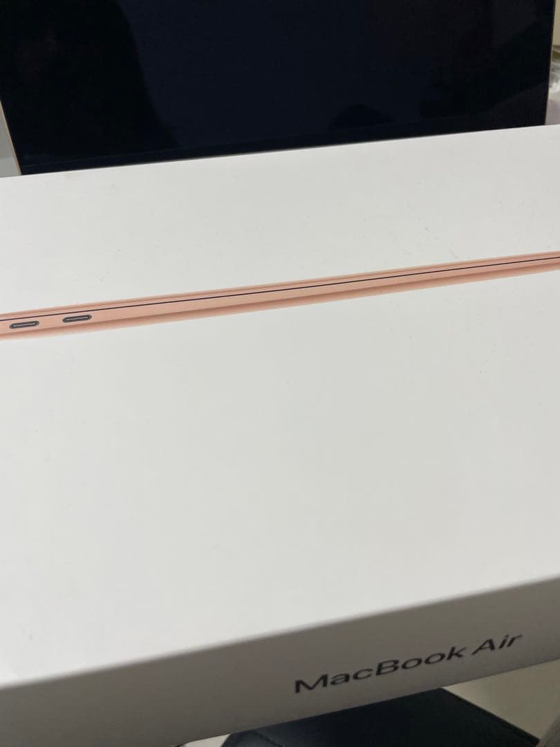 箱付き　MacBook Air ゴールド