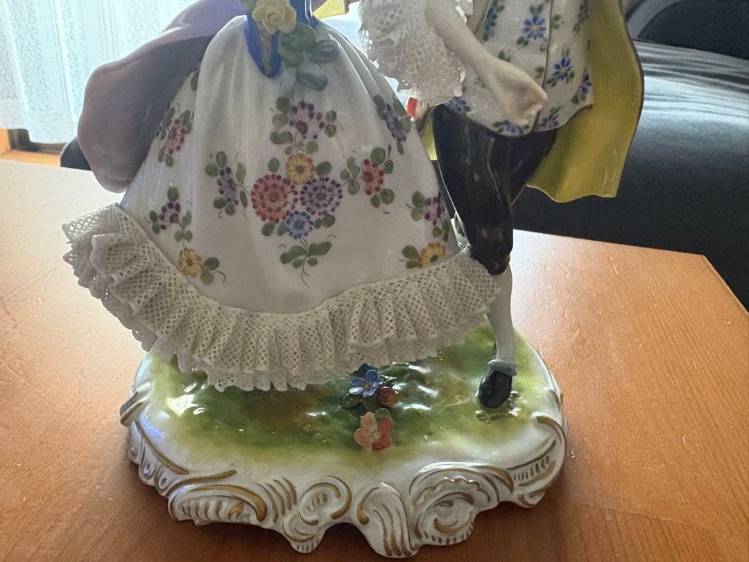 Volkstedtフォルクシュテッド　ドレスデンレースドール　ドイツ製陶器人形