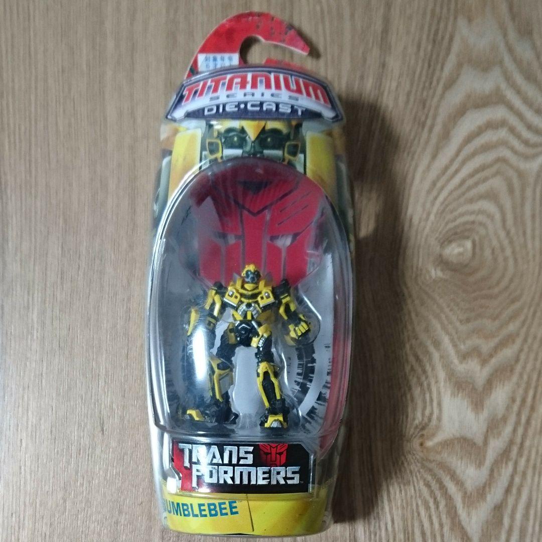 トランスフォーマー タイタニウムシリーズ/バンブルビー/ブラックアウト