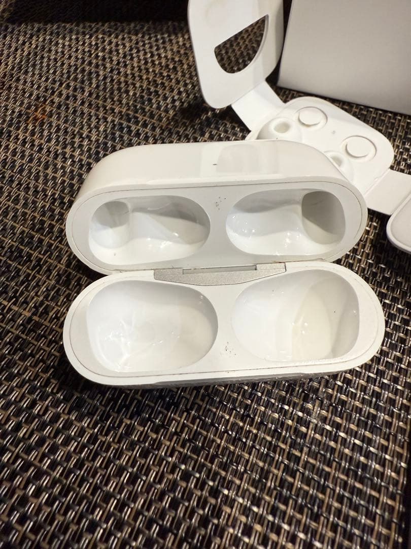 Apple AirPods pro 第一世代　ライトニング　箱入り