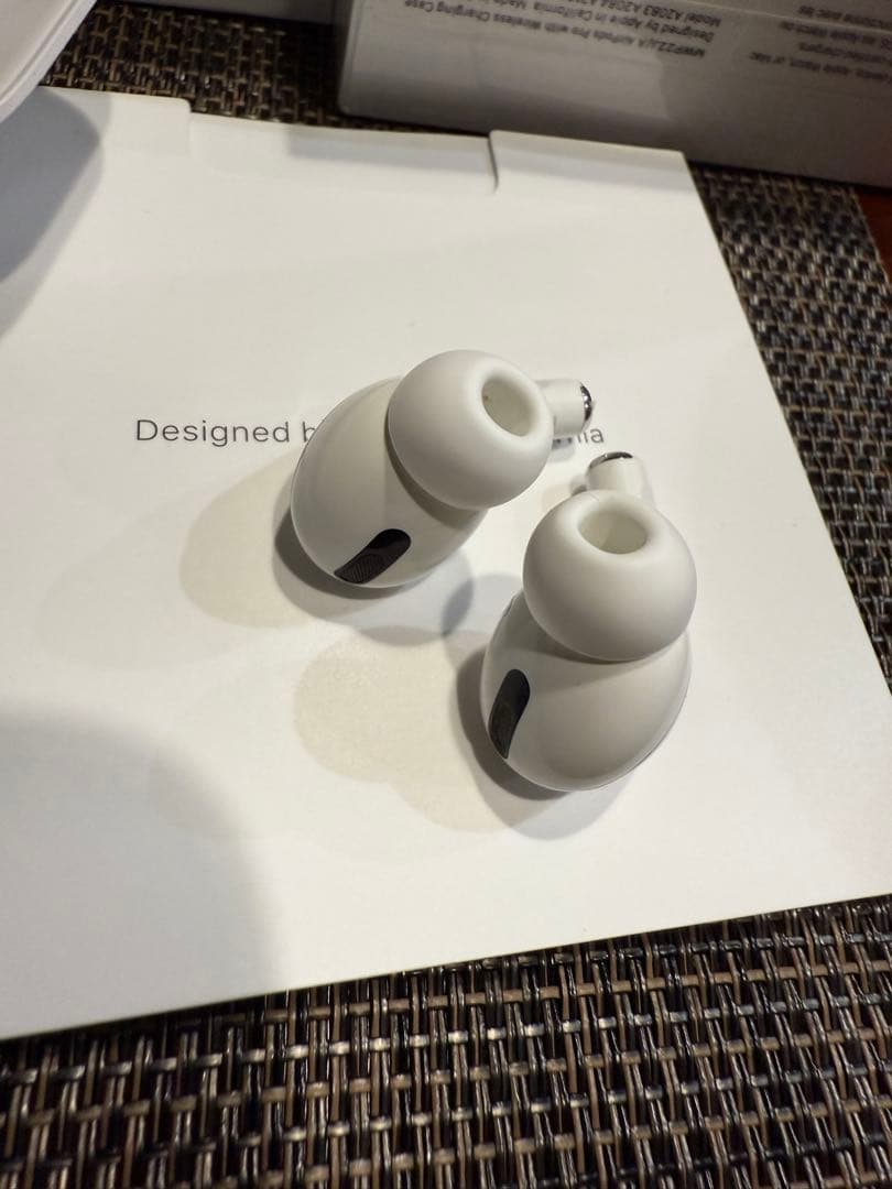 Apple AirPods pro 第一世代　ライトニング　箱入り
