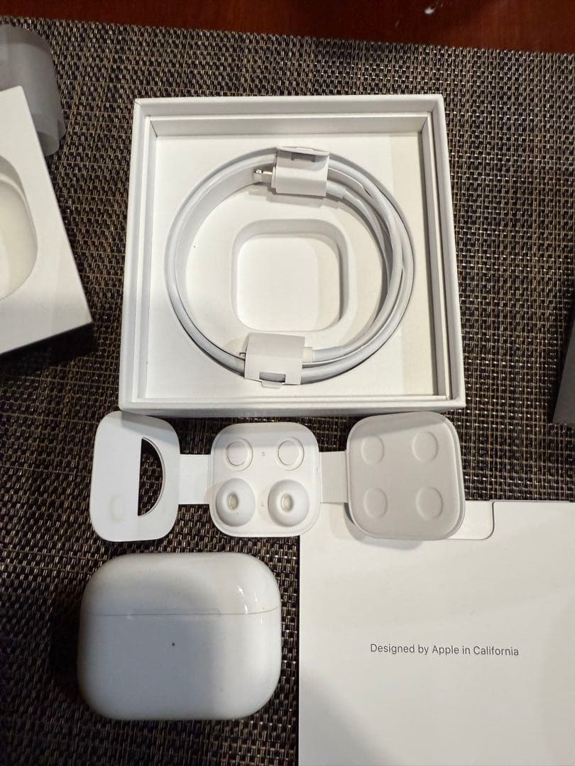 Apple AirPods pro 第一世代　ライトニング　箱入り