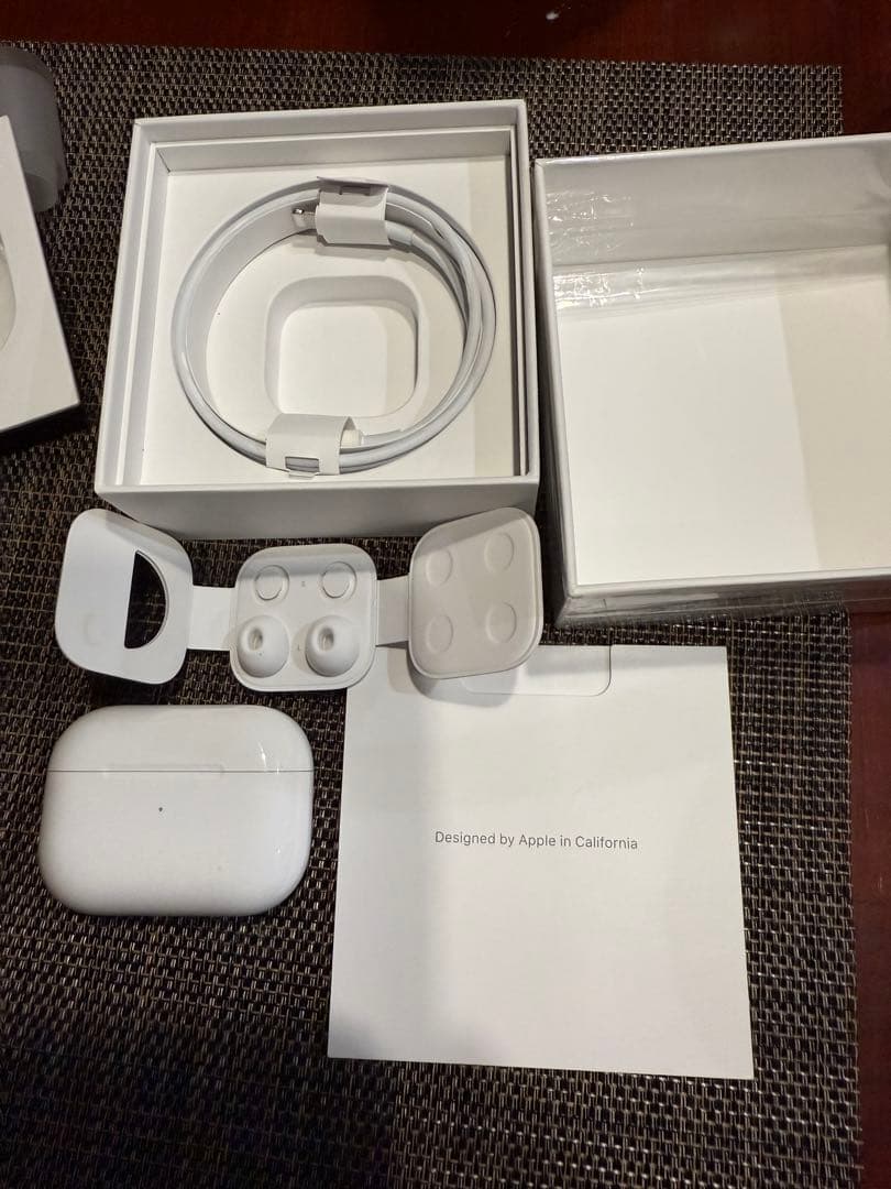 Apple AirPods pro 第一世代　ライトニング　箱入り