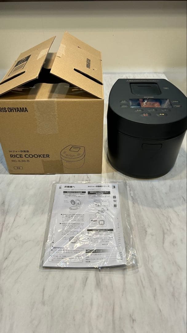 【超美品】アイリスオーヤマ 炊飯器 RC-IL30-B