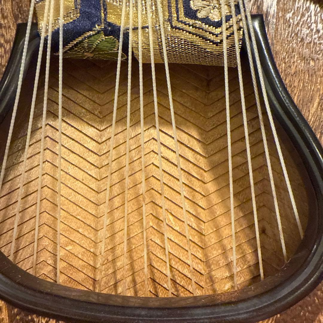 琴 13弦 綾杉彫り くり甲 福山琴