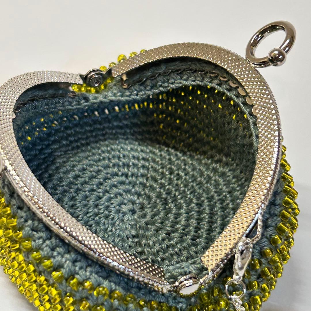 ビーズがま口ハンドメイド、ミモザ色、口金8.5cm、チャームつき