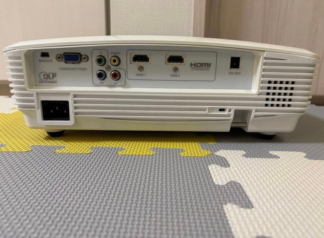 プロジェクター　本体　Optoma