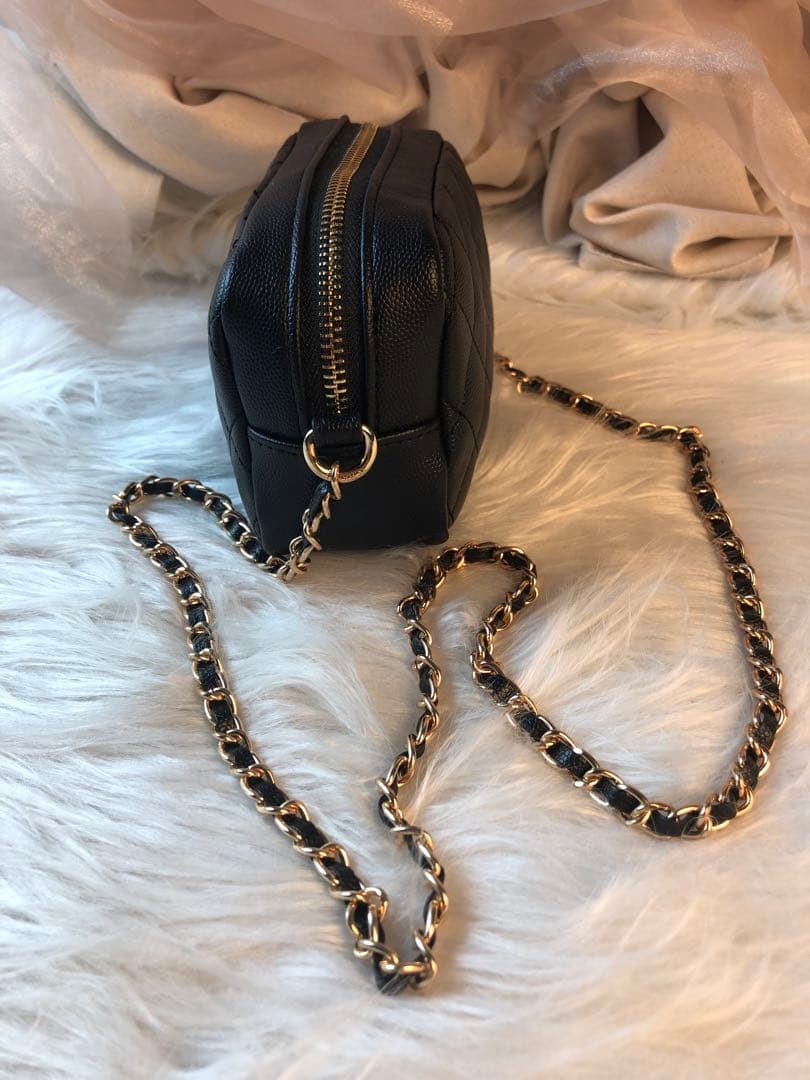 CHANEL ブラック キルティング ノベルティ ショルダーバッグ