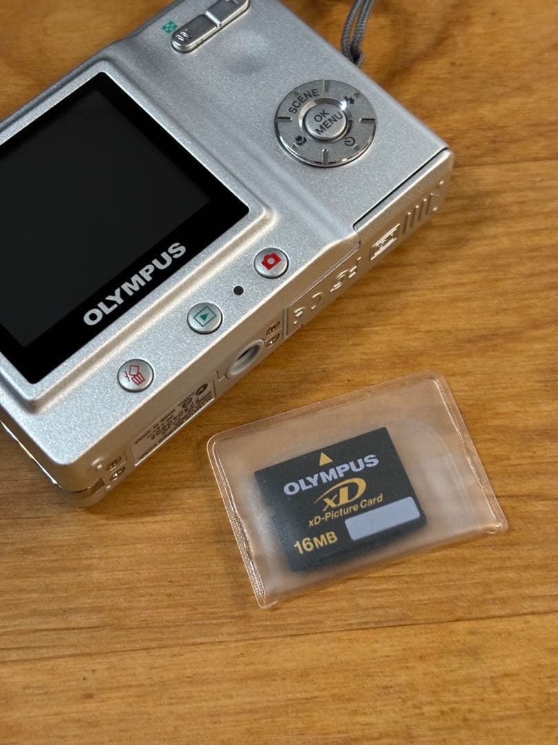 オールドデジカメ　OLYMPUS CAMEDIA X-600