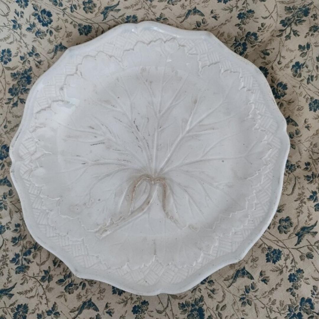 ボルドー窯のレリーフ皿